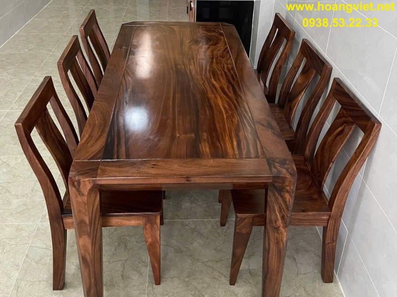 Bộ bàn ăn 6 ghế gỗ tự nhiên me tây. Bộ bàn ăn 6 ghế gỗ tự nhiên me tây.