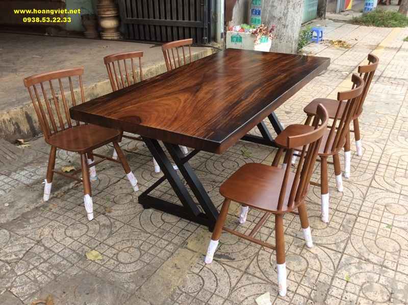 Bộ bàn ăn gỗ me tây chân sắt Bộ bàn ăn gỗ me tây chân sắt
