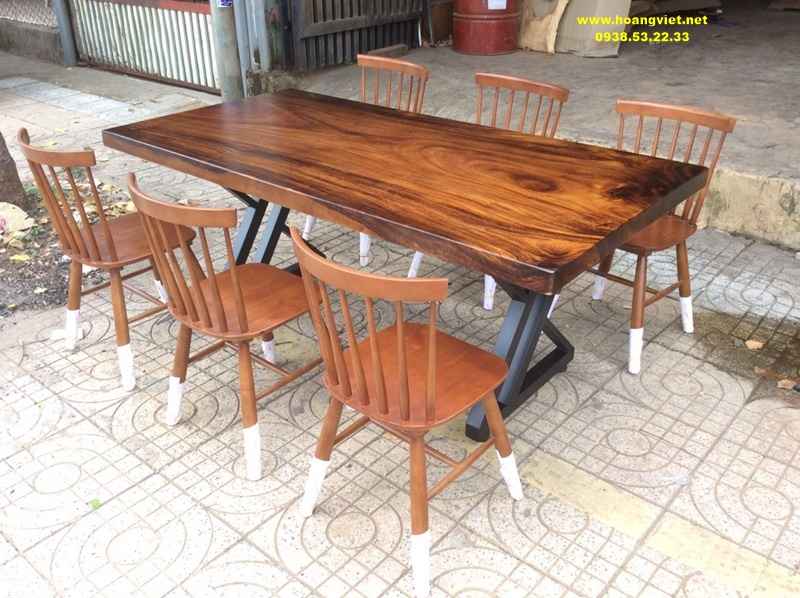 Bàn ăn gỗ me tây kết hợp chân sắt chữ Z Bàn ăn gỗ me tây kết hợp chân sắt chữ Z