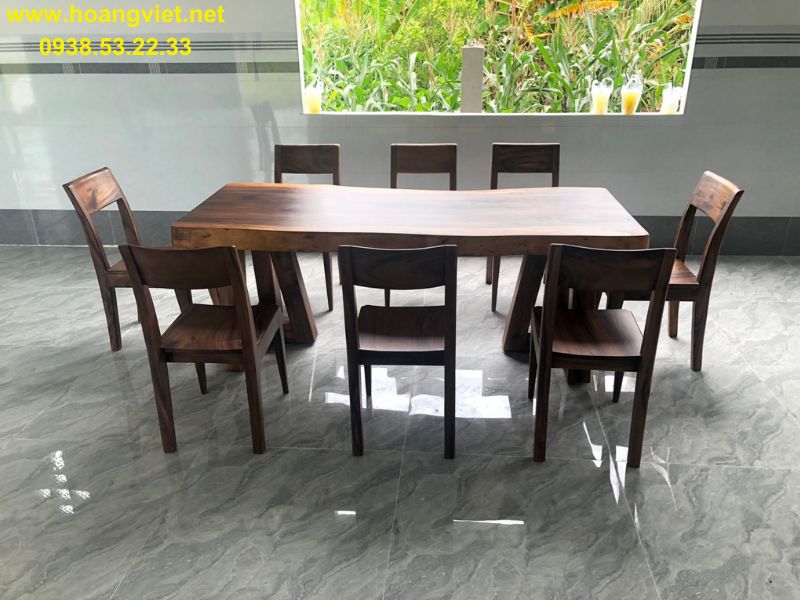 Bộ bàn ăn 8 ghế gỗ me tây nguyên khối. Bộ bàn ăn 8 ghế gỗ me tây nguyên khối.