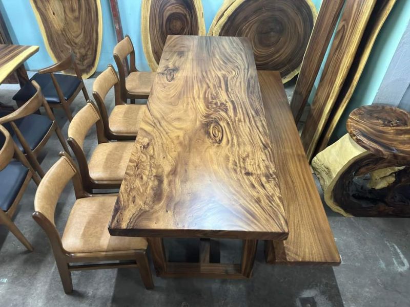 Bàn ăn ghế dài gỗ me tây 8 người Bàn ăn ghế dài gỗ me tây 8 người