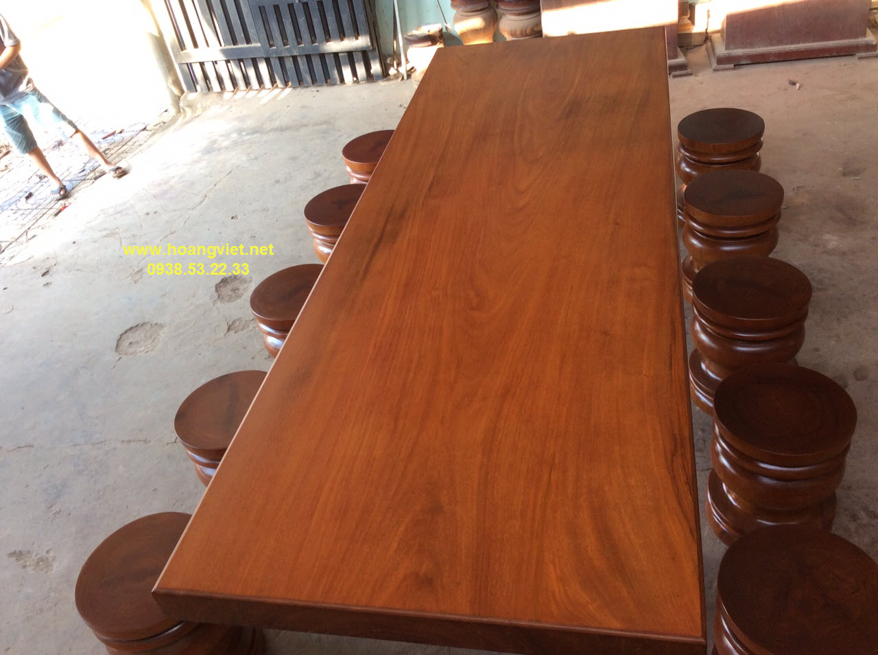 Bộ bàn ghế gõ đỏ nguyên tấm dùng cho phòng khách Bộ bàn ghế gõ đỏ nguyên tấm dùng cho phòng khách