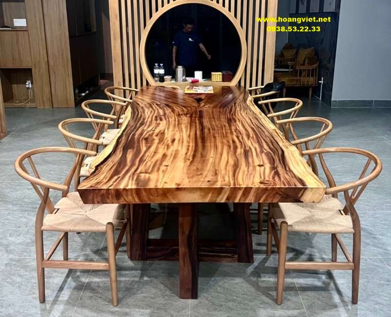 Bộ bàn gỗ me tây nguyên tấm 8 ghế đẹp Bộ bàn gỗ me tây nguyên tấm 8 ghế đẹp