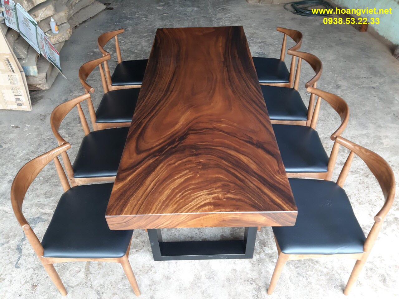 Bộ bàn gỗ me tây nguyên tấm 8 ghế bull Bộ bàn gỗ me tây nguyên tấm 8 ghế bull