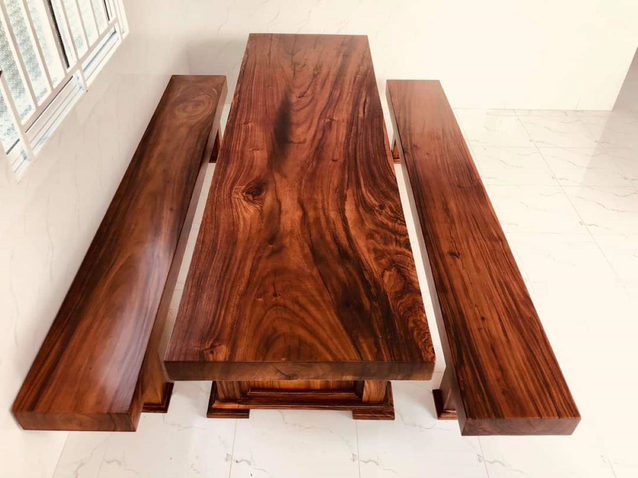 Bộ bàn k3 nguyên khối gỗ me tây Bộ bàn k3 nguyên khối gỗ me tây