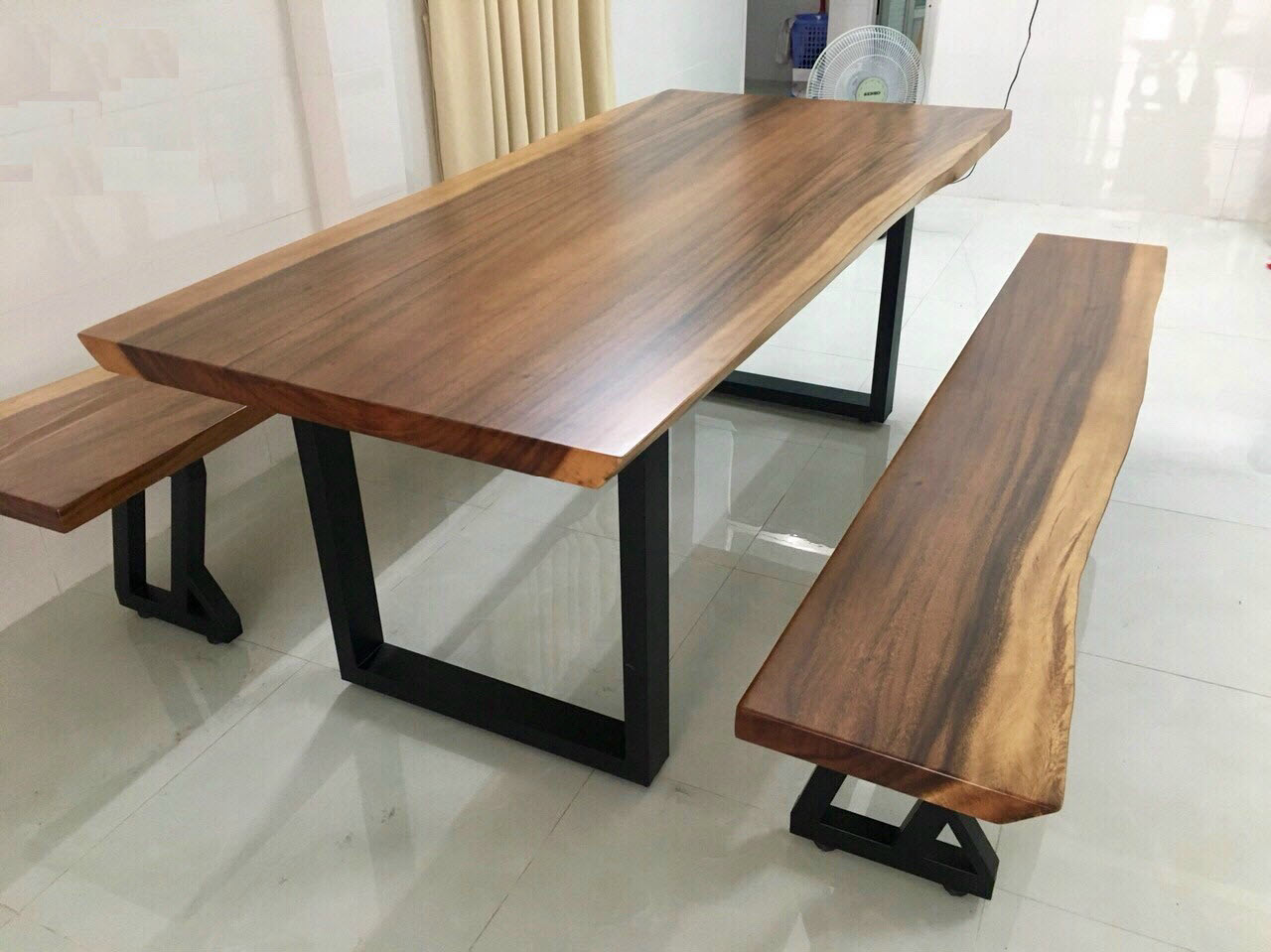 Bộ k3 gỗ me tây nguyên khối chân sắt. Bộ k3 gỗ me tây nguyên khối chân sắt.