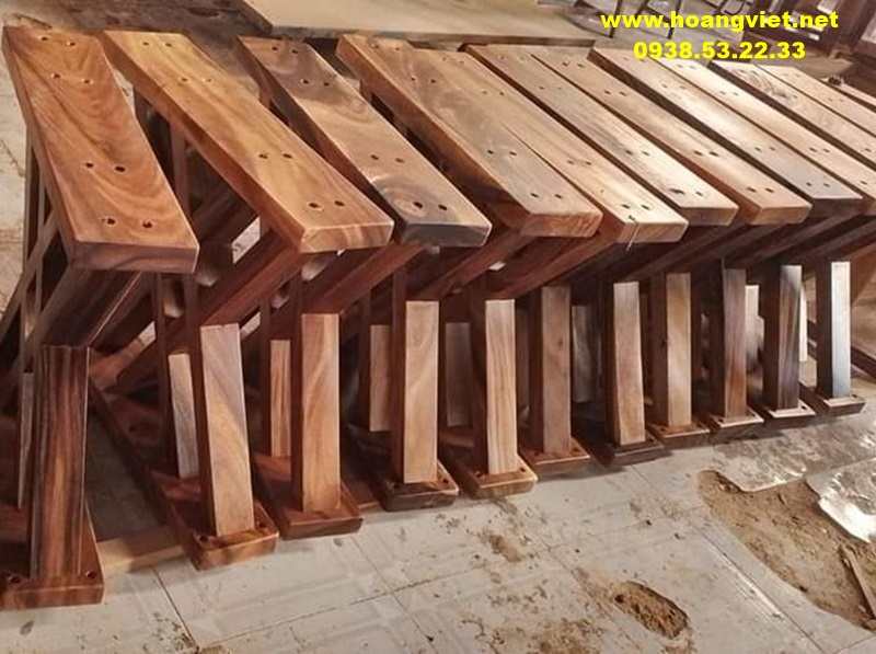 Chân bàn ăn bằng gỗ tự nhiên Chân bàn ăn bằng gỗ tự nhiên