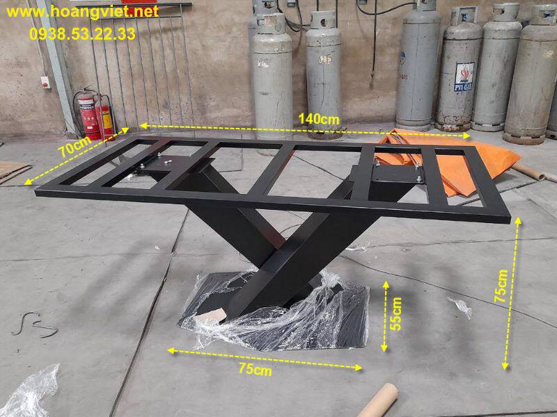 Chân bàn ăn bằng sắt hiện đại Chân bàn ăn bằng sắt hiện đại