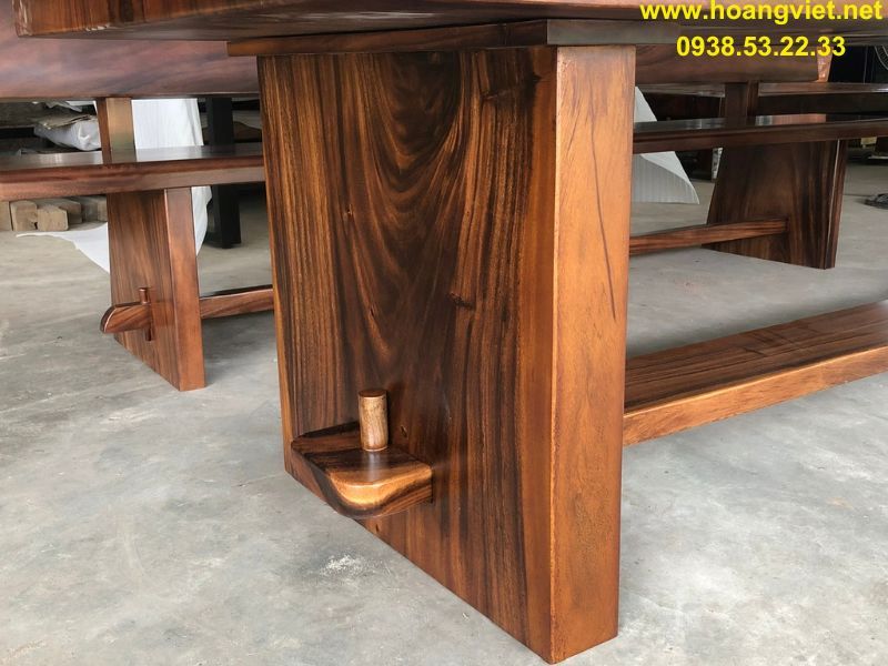 Chân bàn dài gỗ me tây nguyên khối Chân bàn dài gỗ me tây nguyên khối