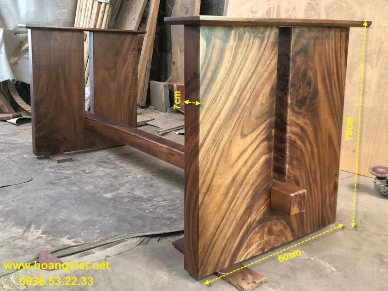 Chân bàn gỗ me tây nguyên tấm xẻ rãnh nghệ thuật Chân bàn gỗ me tây nguyên tấm xẻ rãnh nghệ thuật