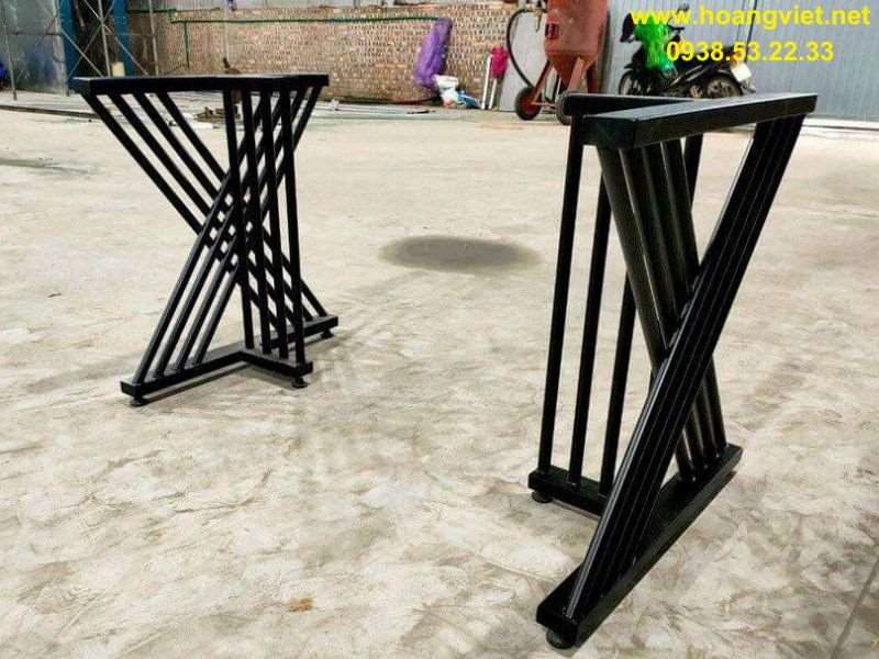 Chân bàn sắt chữ T hiện đại Chân bàn sắt chữ T hiện đại