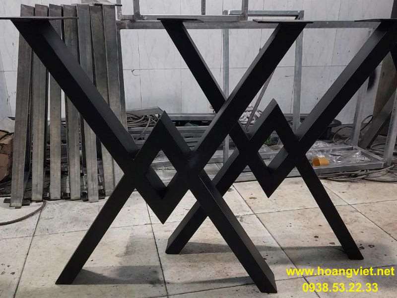 Chân bàn sắt đẹp Chân bàn sắt đẹp