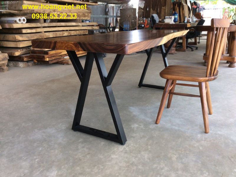Chân sắt bàn làm việc 1m8 gỗ tự nhiên Chân sắt bàn làm việc 1m8 gỗ tự nhiên
