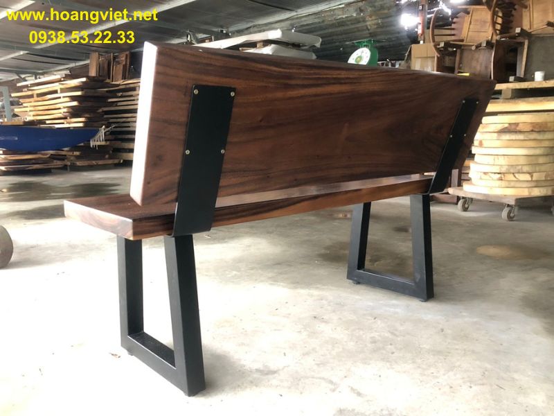 Chân sắt ghế băng dài có tựa lưng Chân sắt ghế băng dài có tựa lưng