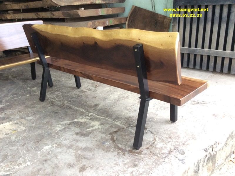 Chân sắt hộp của ghế băng dài có tựa Chân sắt hộp của ghế băng dài có tựa