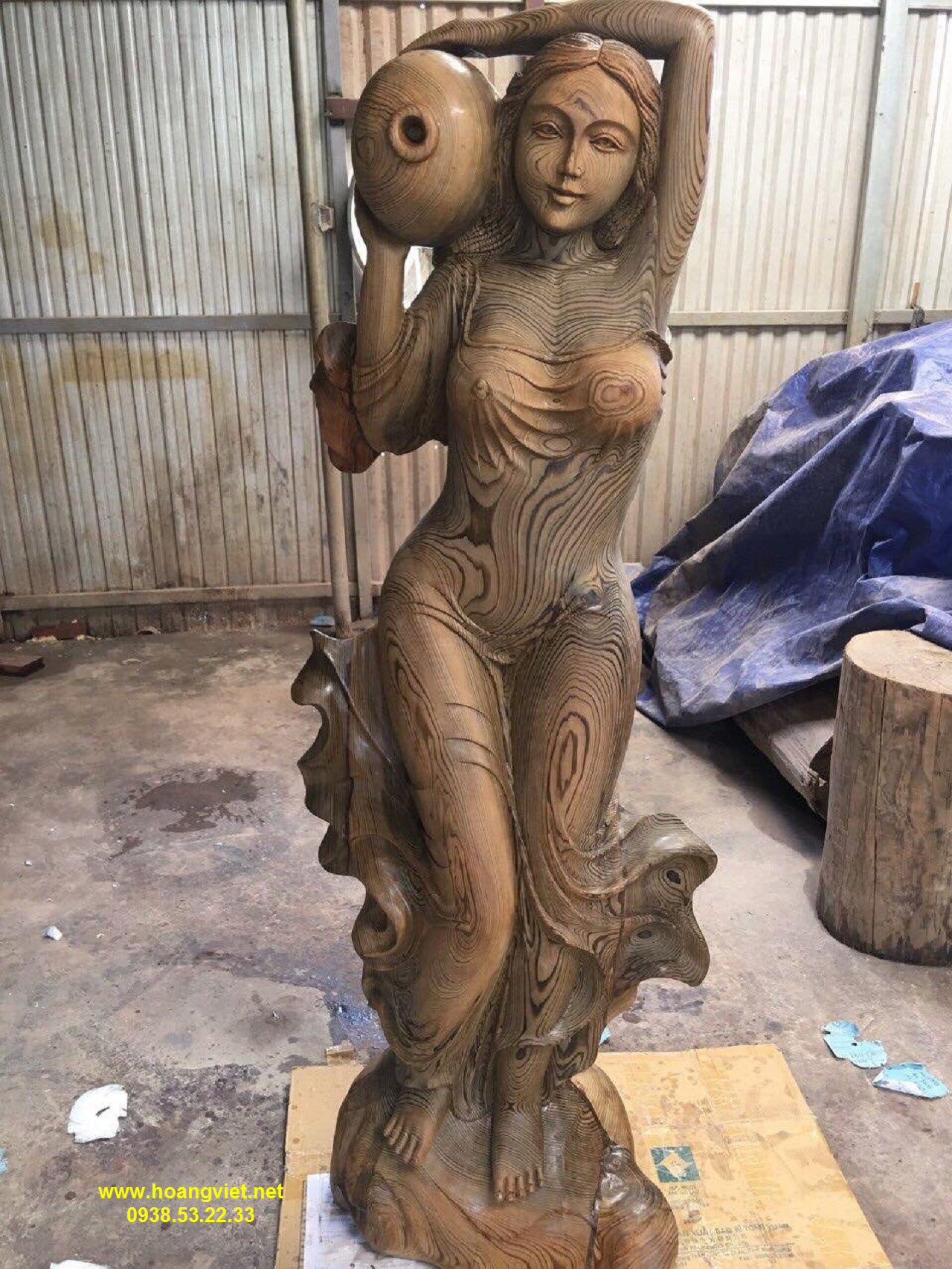 Cô gái gỗ thủy tùng Cô gái gỗ thủy tùng