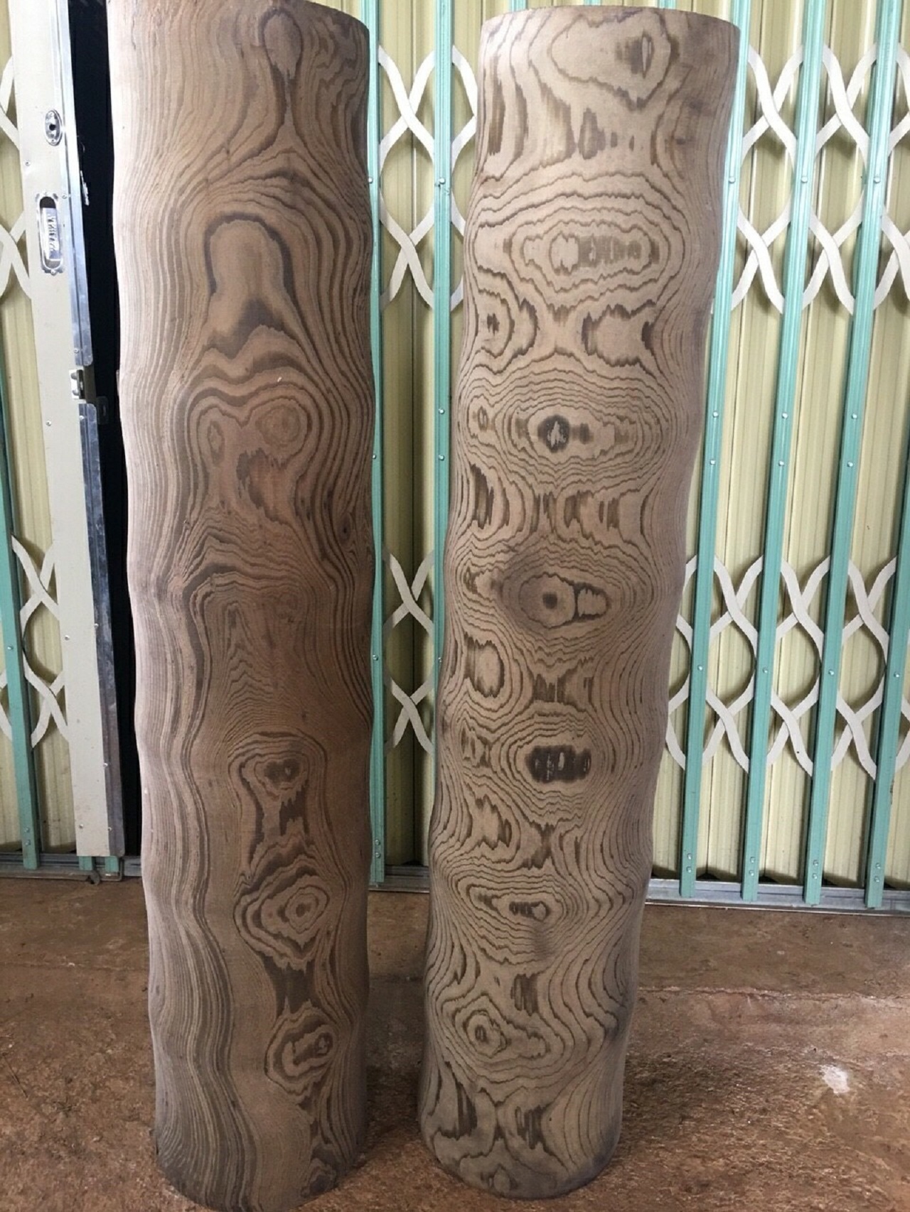 Cặp trụ thủy tùng Cặp trụ thủy tùng