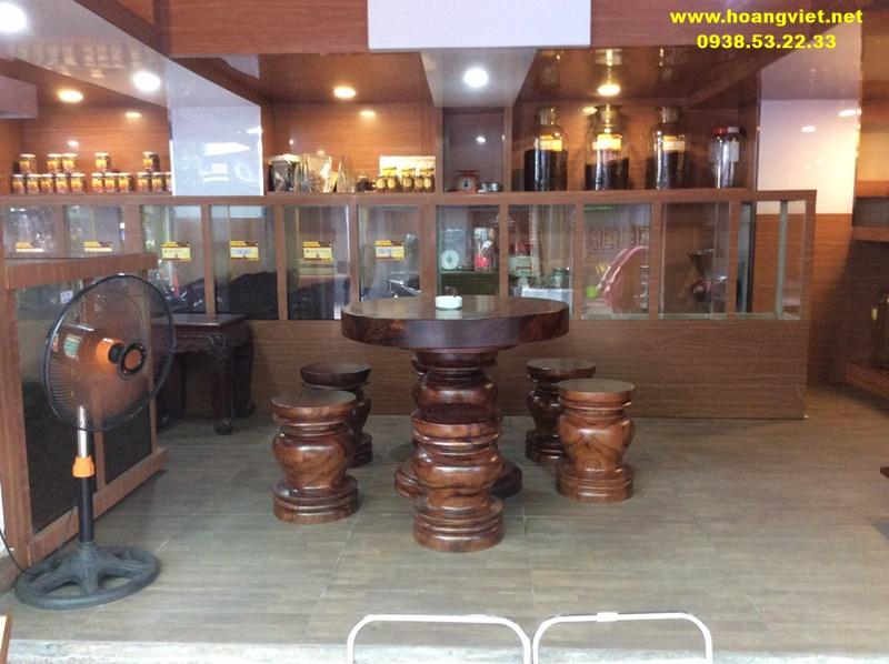 Đôn gỗ nguyên khối dùng đề ngồi Đôn gỗ nguyên khối dùng đề ngồi