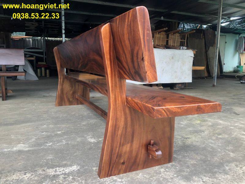 Ghế bằng dài có tựa gỗ me tây nguyên khối dài 2m5 Ghế bằng dài có tựa gỗ me tây nguyên khối dài 2m5