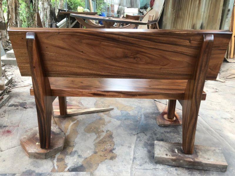 Ghế băng dài có tựa lưng và chân gỗ me tây Ghế băng dài có tựa lưng và chân gỗ me tây
