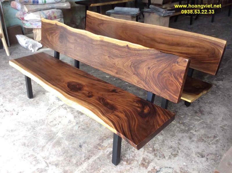 Ghế băng dài có tựa lưng gỗ nguyên khối Ghế băng dài có tựa lưng gỗ nguyên khối