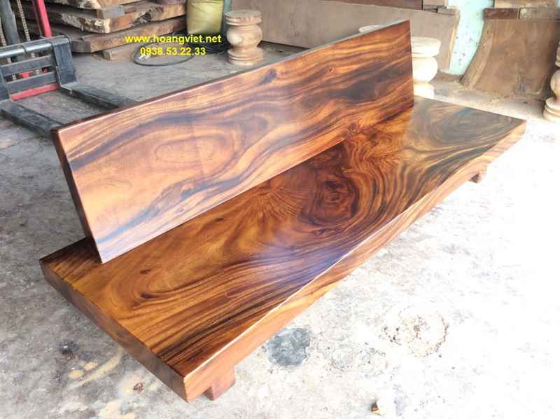 Ghế băng dài có tựa lưng gỗ nguyên khối Ghế băng dài có tựa lưng gỗ nguyên khối