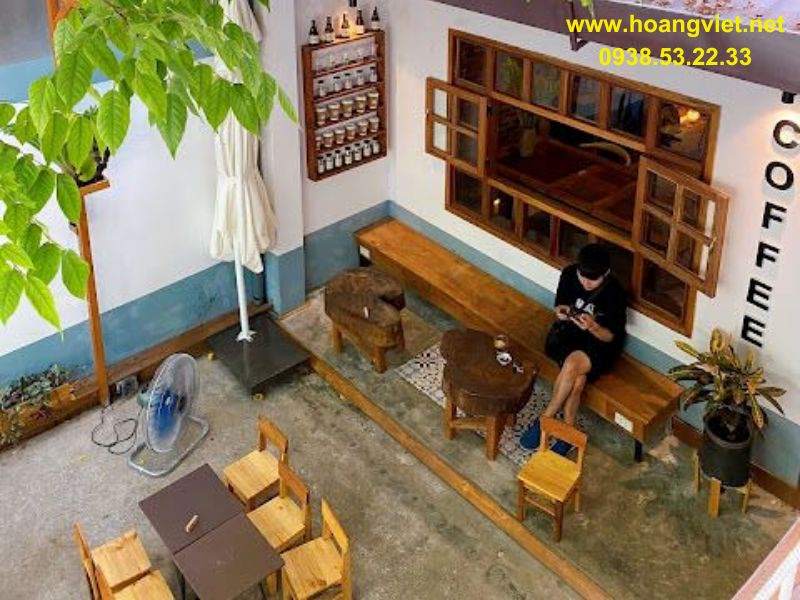 Ghế băng dài gỗ nguyên khối cho quán cafe Ghế băng dài gỗ nguyên khối cho quán cafe