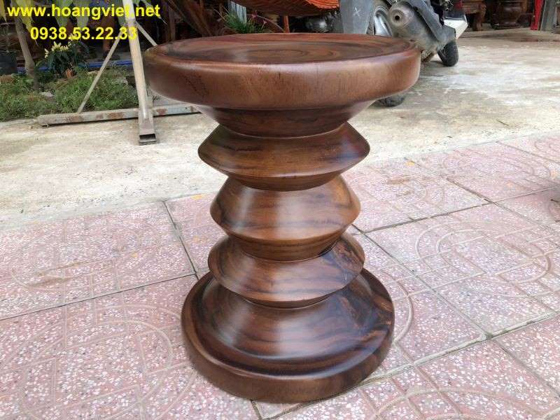 Ghế đôn gỗ me tây tròn nguyên khối hiện đại. Ghế đôn gỗ me tây tròn nguyên khối hiện đại.