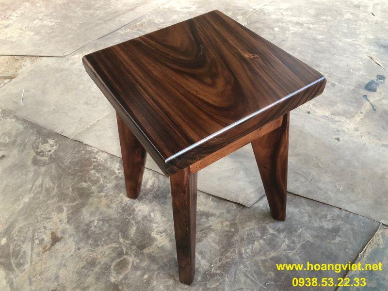 Ghế đôn vuông bằng gỗ me tây. Ghế đôn vuông bằng gỗ me tây.