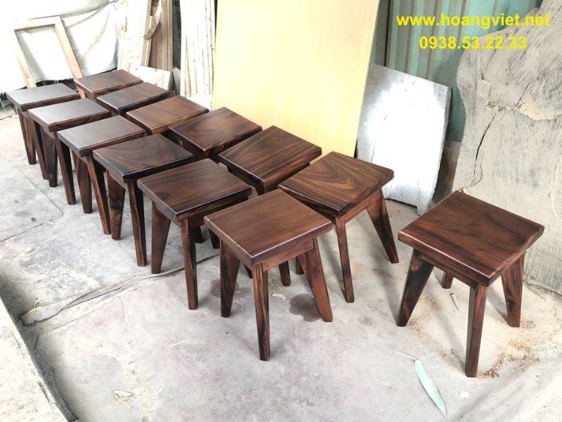 Ghế đôn vuông bằng gỗ me tây. Ghế đôn vuông bằng gỗ me tây.