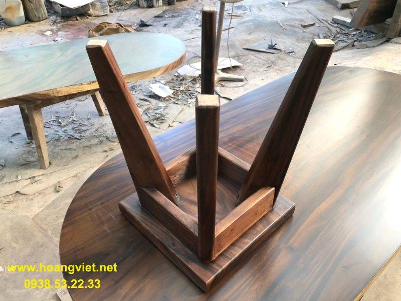 Ghế đôn vuông bằng gỗ me tây. Ghế đôn vuông bằng gỗ me tây.