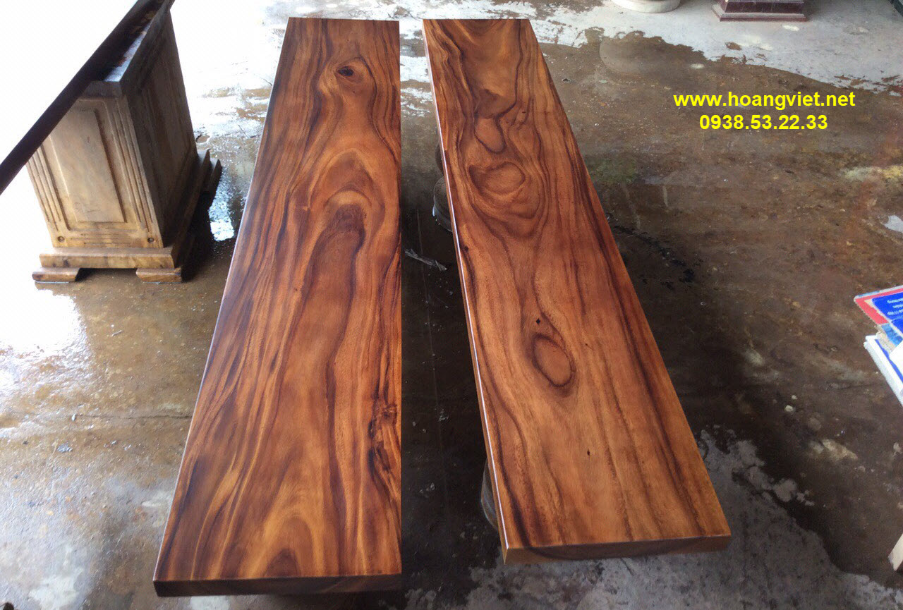 Ghế băng dài gỗ me tây sở hữu vẻ đẹp kỳ diệu. Ghế băng dài gỗ me tây sở hữu vẻ đẹp kỳ diệu.