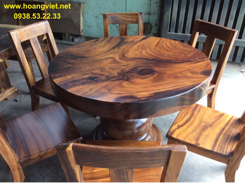 Bàn tròn gỗ me tây nguyên khối đường kính 1m Bàn tròn gỗ me tây nguyên khối đường kính 1m