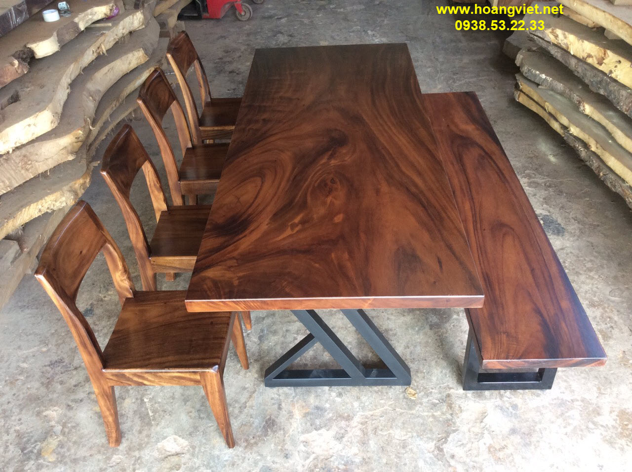 Giá bộ bàn ăn gỗ me tây nguyên khối tại HCM Giá bộ bàn ăn gỗ me tây nguyên khối tại HCM