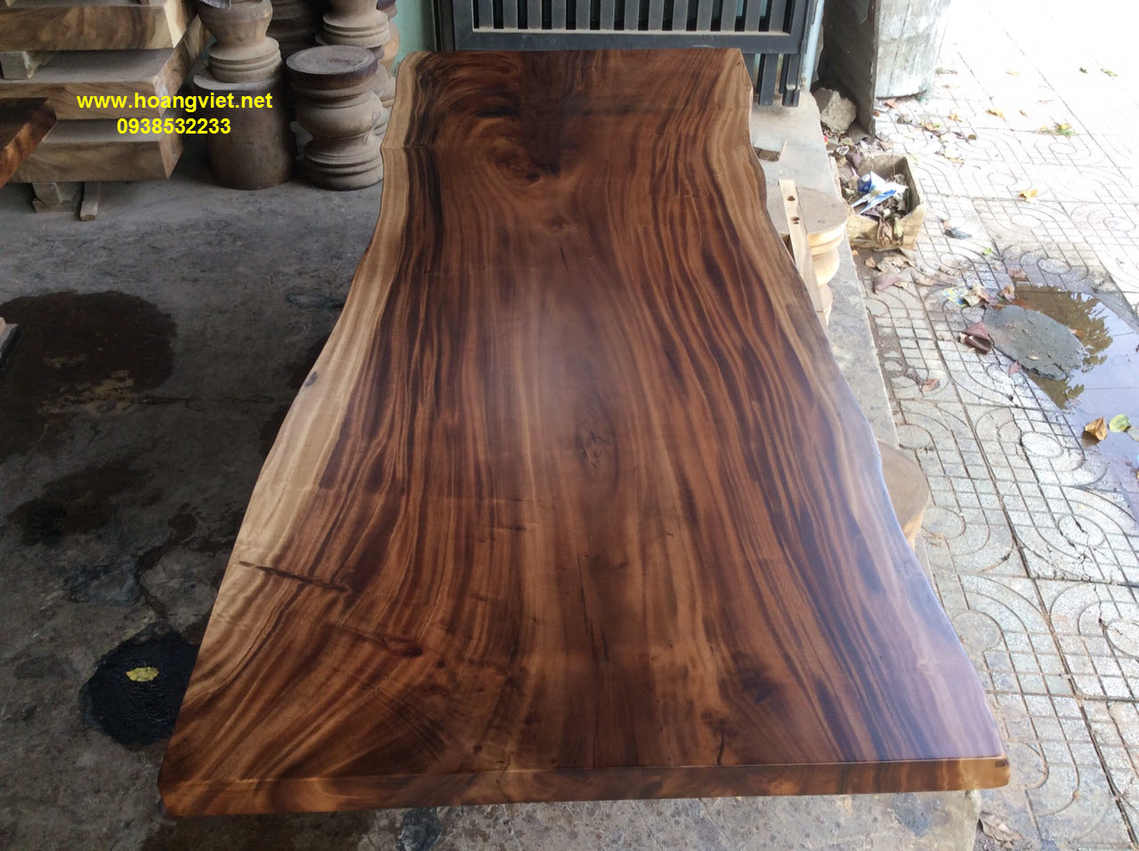 Mặt bàn gỗ me tây nguyên bìa