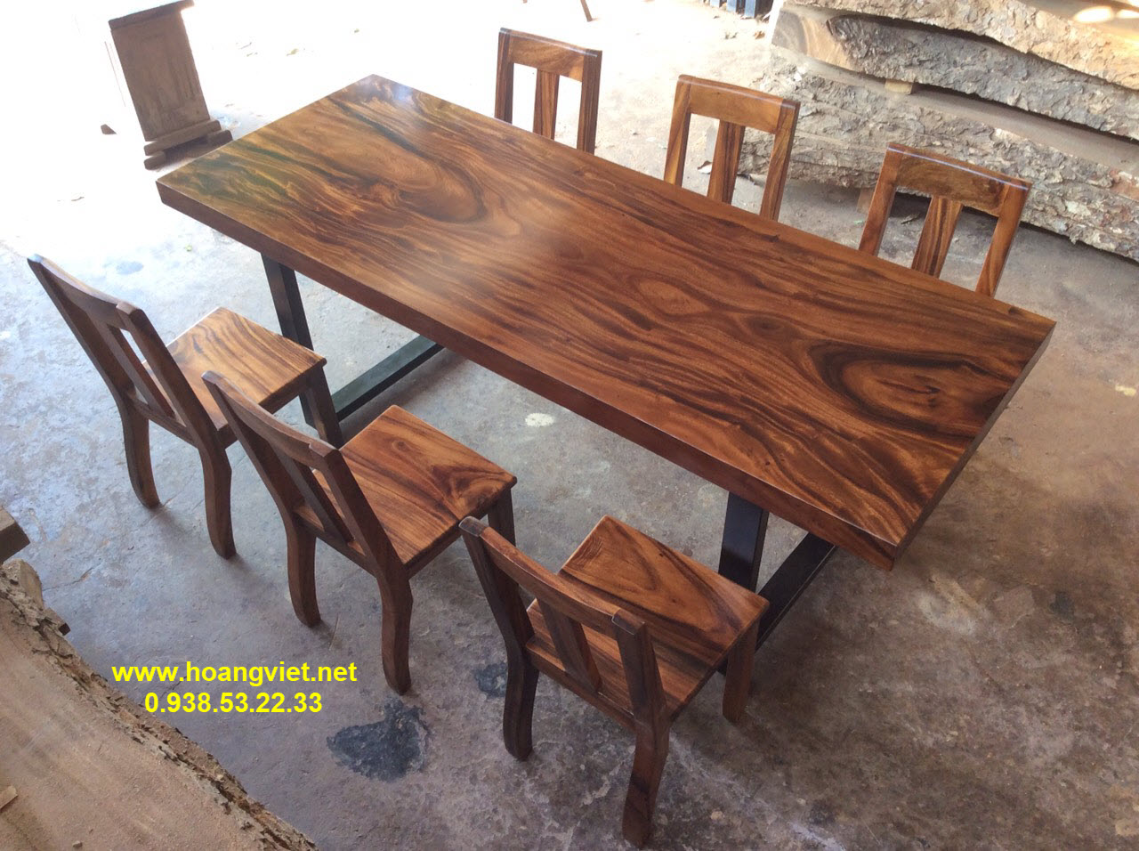 Bộ bàn 6 ghế gỗ me tây, mặt bàn kích thước 80x7x210cm. Bộ bàn 6 ghế gỗ me tây, mặt bàn kích thước 80x7x210cm.