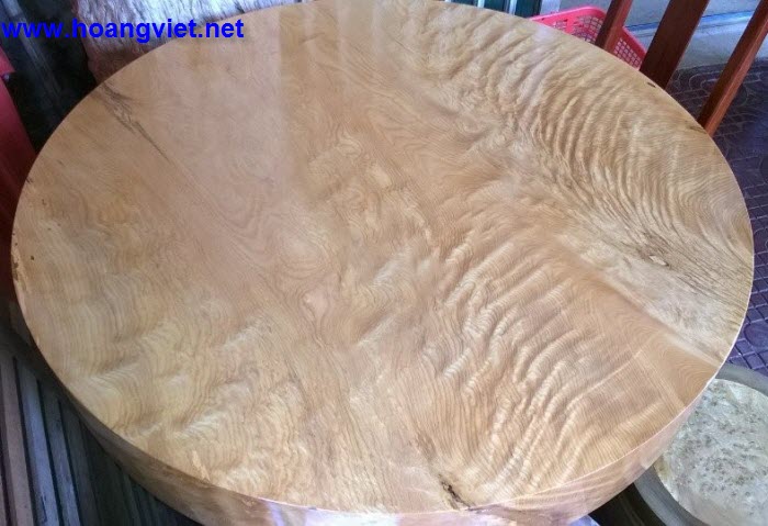 Bàn tròn nguyên tấm gỗ dổi đá Bàn tròn nguyên tấm gỗ dổi đá