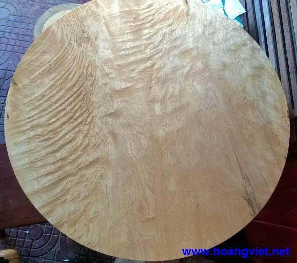 Bàn tròn nguyên tấm gỗ dổi đá Bàn tròn nguyên tấm gỗ dổi đá