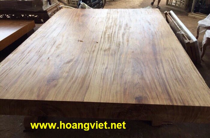 Bộ ngựa gỗ gõ đỏ Bộ ngựa gỗ gõ đỏ