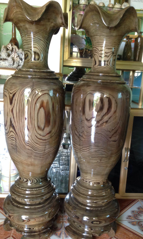 Lộc bình bằng gỗ thủy tùng cao 1.27m Lộc bình bằng gỗ thủy tùng cao 1.27m