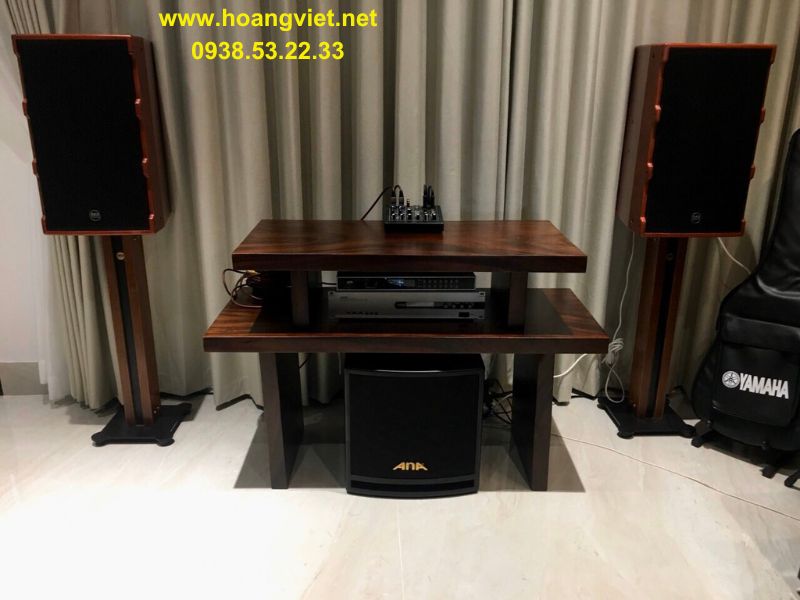 Kệ tivi để dàn âm thanh gỗ tự nhiên me tây nguyên tấm Kệ tivi để dàn âm thanh gỗ tự nhiên me tây nguyên tấm