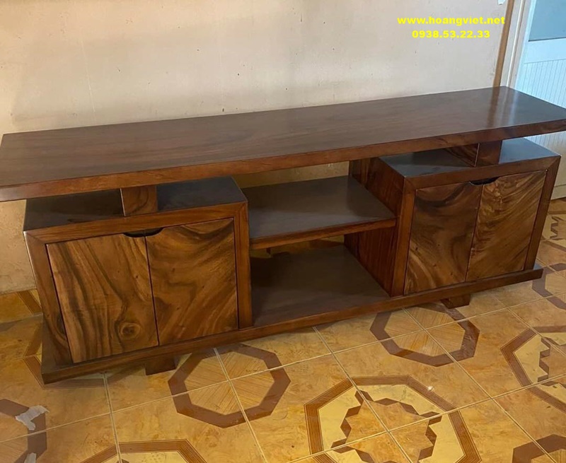Kệ tivi gỗ nguyên khối me tây. Kệ tivi gỗ nguyên khối me tây.