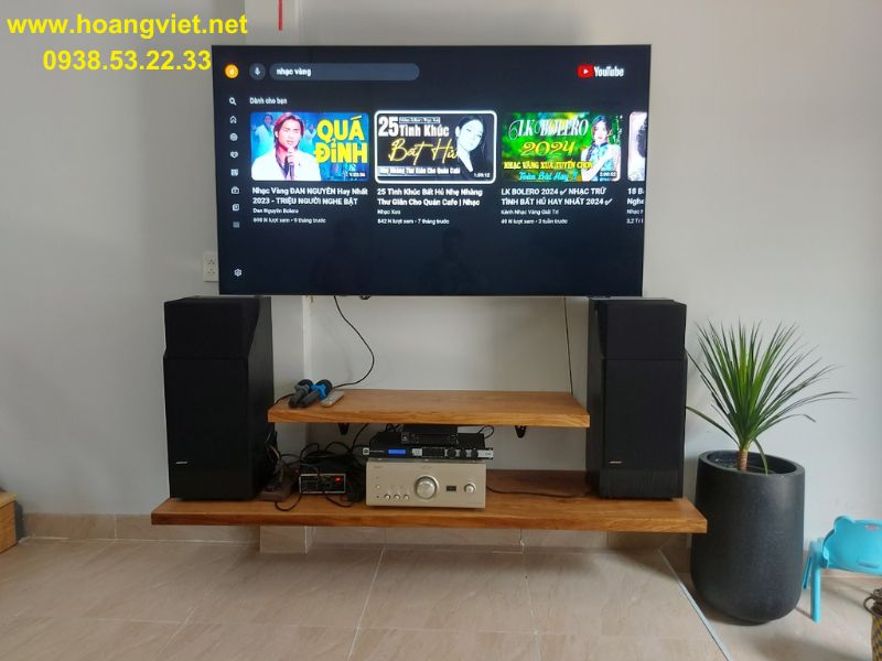 Kệ tivi treo tường gỗ sồi Mỹ nguyên tấm Kệ tivi treo tường gỗ sồi Mỹ nguyên tấm