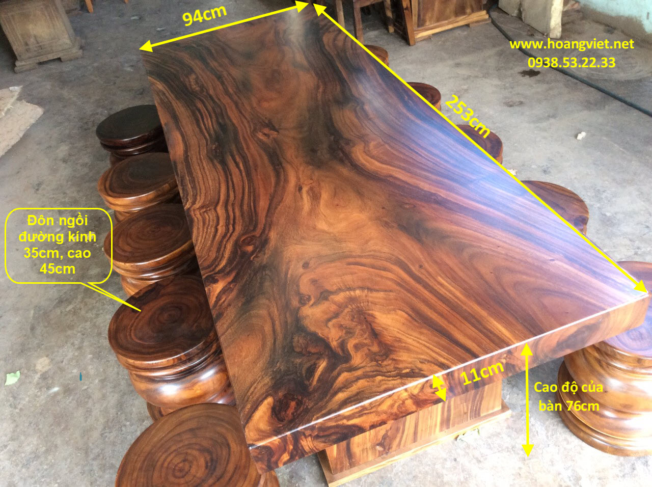 Chiếc bàn ghế gỗ nguyên khối là một nét độc đáo của nghệ thuật truyền thống Việt Nam. Chúng được chế tác từ các khối gỗ sang trọng, tạo ra nét đẹp cổ điển và hiện đại. Hãy xem qua hình ảnh về bàn ghế gỗ nguyên khối để khám phá và đam mê với những sản phẩm này.