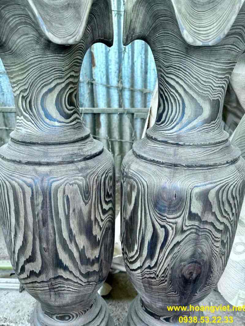 Lộc bình gỗ thủy tùng cao 87cm đk 25cm, chưa sơn. Lộc bình gỗ thủy tùng cao 87cm đk 25cm, chưa sơn.