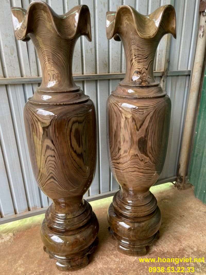 Lộc bình gỗ thủy tùng cao 1m28 đường kính 32cm Lộc bình gỗ thủy tùng cao 1m28 đường kính 32cm