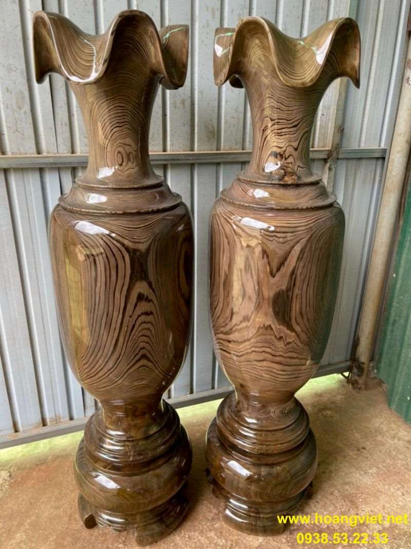 Lộc bình gỗ thủy tùng cao 1m28 đường kính 32cm Lộc bình gỗ thủy tùng cao 1m28 đường kính 32cm