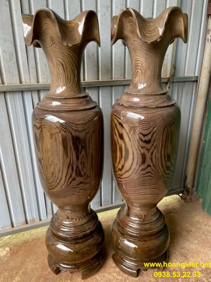 Lộc bình gỗ thủy tùng cao 1m28 đường kính 32cm Lộc bình gỗ thủy tùng cao 1m28 đường kính 32cm
