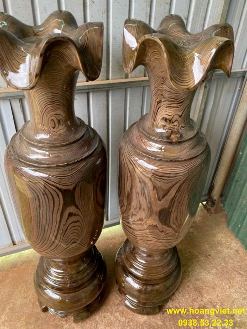 Lộc bình gỗ thủy tùng cao 1m28 đường kính 32cm Lộc bình gỗ thủy tùng cao 1m28 đường kính 32cm
