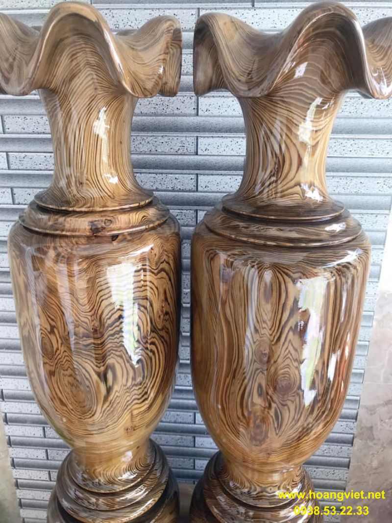 Lục bình gỗ thủy tùng cao 90cm đường kính 23cm. Lục bình gỗ thủy tùng cao 90cm đường kính 23cm.